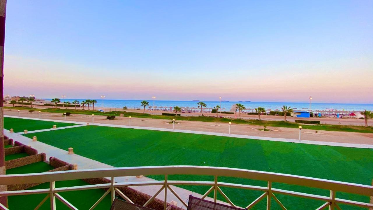 Porto South Beach Royal Sea View Families صف اول بحر مباشر Ain Sukhna Exterior photo