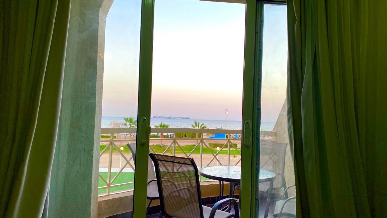 Porto South Beach Royal Sea View Families صف اول بحر مباشر Ain Sukhna Exterior photo